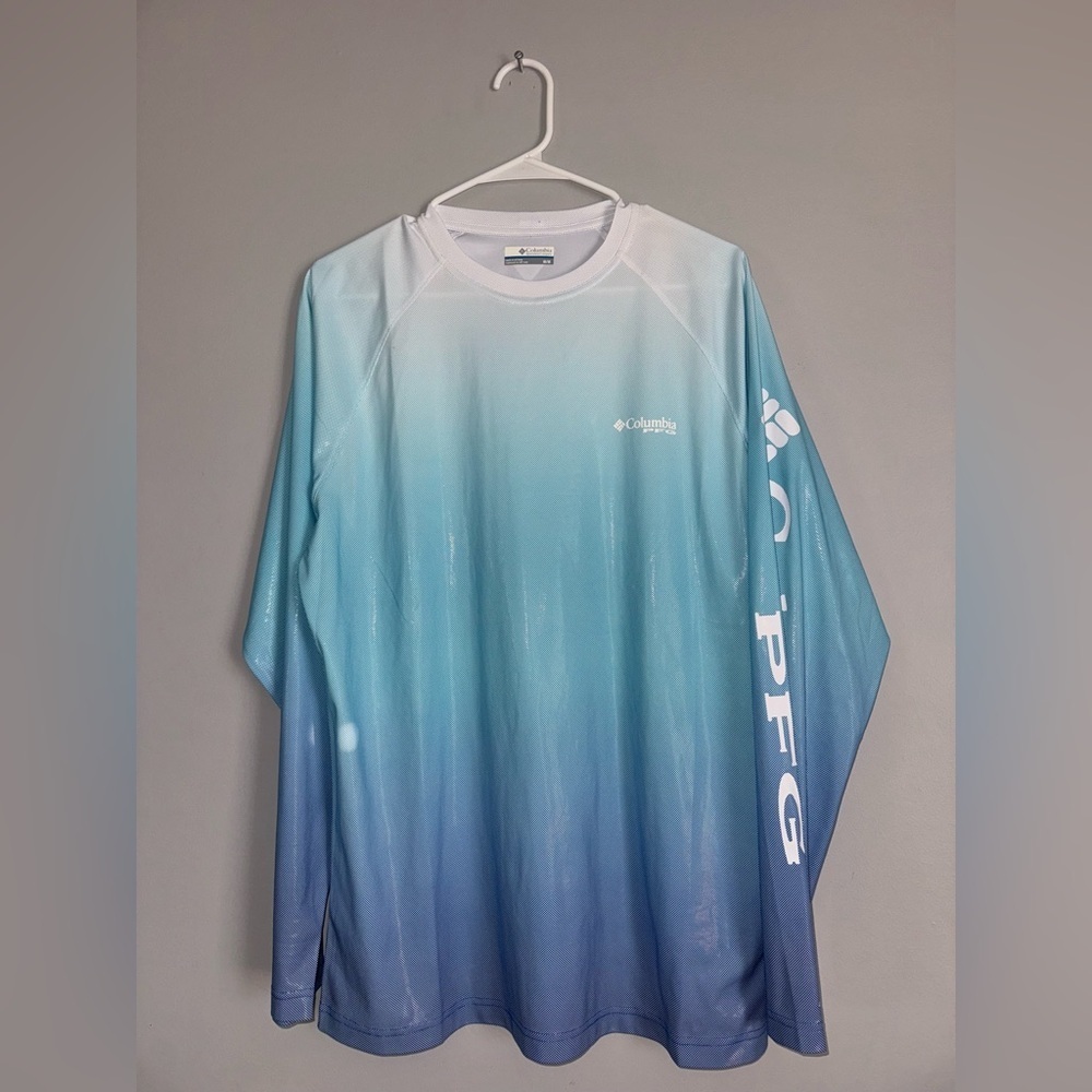 Columbia MENS fishing White and Blue Ombre Long Sleeve Shirt